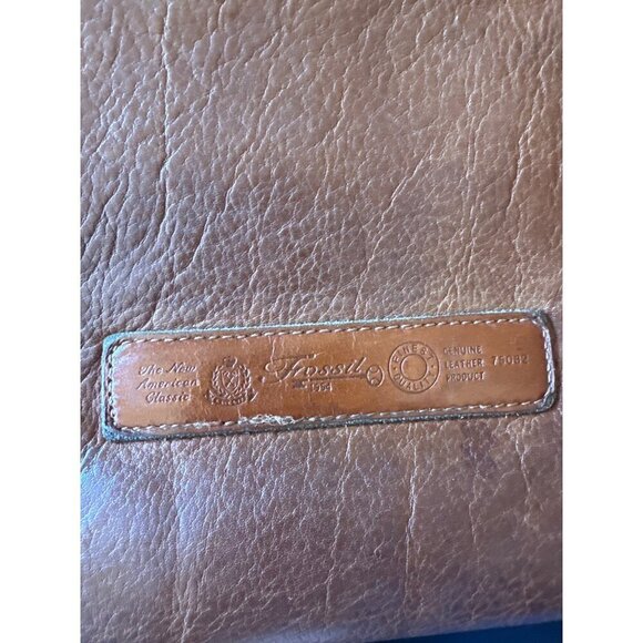 Fossil Genuine Leather Shoulder Bag With Zippered Pocket & Adjustable Strap - Picture 5 of 8